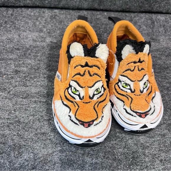 Vans Kids Classic Slip On Velcro Discover Project Protect Tiger Size 5 - Picture 11 of 12